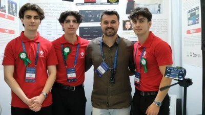 BATMANLI GEN&Ccedil;LER ABD&rsquo;DE D&Uuml;NYAYI GERİDE BIRAKTI