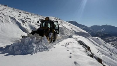 KIRSALDA KAR 1 METREYİ AŞTI, YOLLAR KAPALI