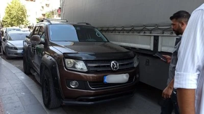 YOL BİR SÜRE TRAFİĞE KAPANDI