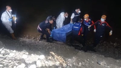 BATMAN ÇAYI’NDA ERKEK CESEDİ BULUNDU