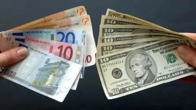 DOLAR VE EURO G&Uuml;NE Y&Uuml;KSELİŞLE BAŞLADI
