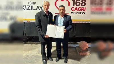 48 KEZ KAN BAĞIŞLAYAN DAVUT ORAK&rsquo;A PLAKET