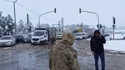 KAR VE BUZ KIRA DAĞI&rsquo;NI KAPATTI