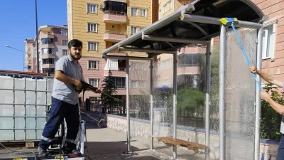 DURAKLARDA TEMİZLİK ÇALIŞMALARI