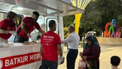 BATKUR, 10 ŞEHİT İÇİN LOKMA DAĞITTI