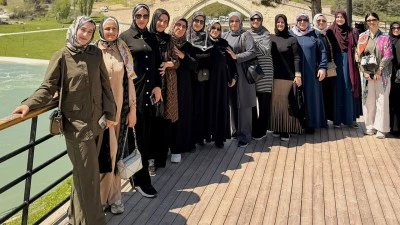 BATMANLI KADINLAR ŞEHRİ KEŞFEDİYOR