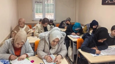 ŞAFAK ADEM&rsquo;DE KADINLAR KELİMELERLE G&Uuml;&Ccedil;LENİYOR