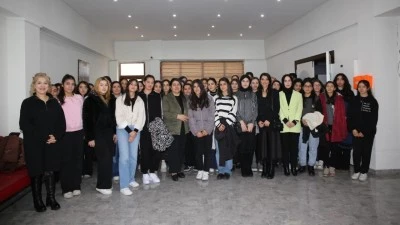 DR. AYTEN CANALP KIZ &Ouml;ĞRENCİLERLE DENEYİMLERİNİ PAYLAŞTI