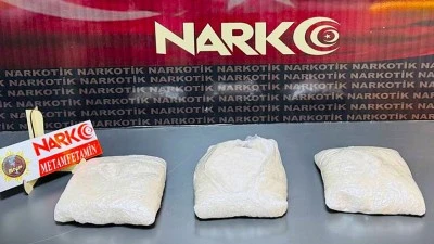 KADIN YOLCUNUN ÜZERİNDEN 3 KİLO METAMFETAMİN ÇIKTI