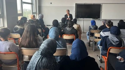 GENÇLERE GAZETECELİĞİN GERÇEK YÜZÜ ANLATILDI