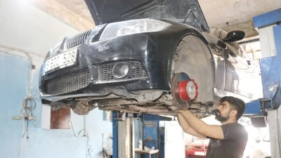 YOLA &Ccedil;IKMADAN BUNU YAPMAYAN YOLDA KALABİLİR