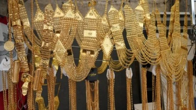 TARİHİ ZİRVE SONRASI ALTINDA FİYATLAR GERİLEDİ 