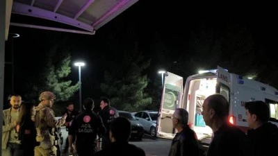 KAVGAYI AYIRMAK İSTERKEN BACAĞINDAN VURULDU