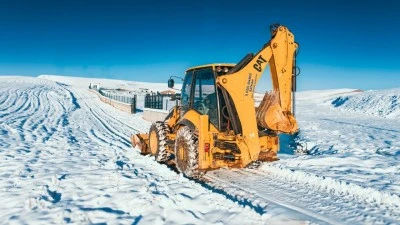 İL &Ouml;ZEL İDARESİ EKİPLERİ KARLA M&Uuml;CADELE SAHADA 