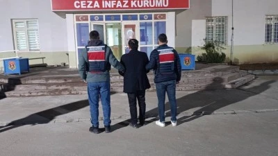 KALAŞNİKOF VE M&Uuml;HİMMAT ELE GE&Ccedil;İRİLDİ