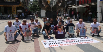 KAYIP YAKINLARI YİNE EYLEMDEYDİ
