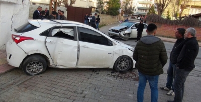 Kaza yaptı, kaçtı!