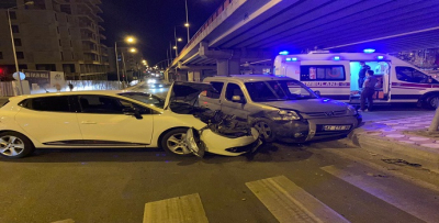 KÖPRÜLÜ KAVŞAKTA GÖRÜNMEZ KAZA