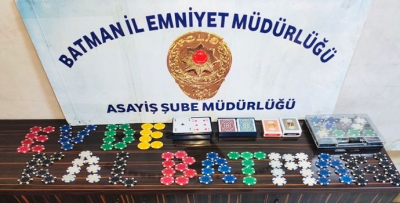 KUMARSIZ DAYANAMADILAR EVİ KUMARHANEYE ÇEVİRDİLER