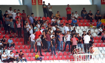 LİDER DESTEK BEKLİYOR