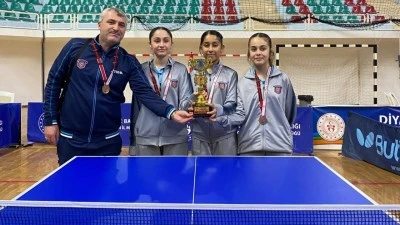 MASA TENİSİNDE ÇİFTE DERECE