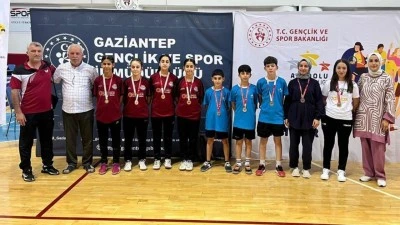 MASA TENİSİNDE ÇİFTE FİNAL