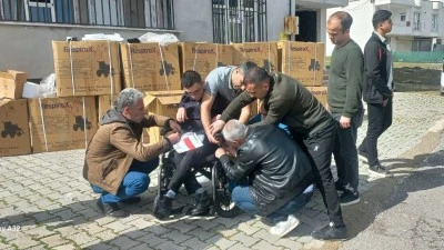 MUHTAR VE DERNEK EL ELE VERİNCE...