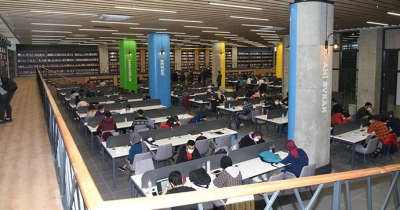 Öğrenciler kütüphaneye akın ediyor