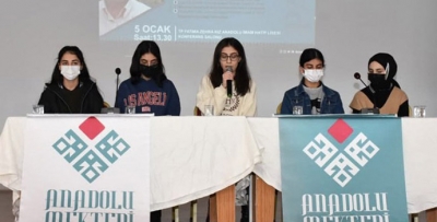 Öğrencilerden panel