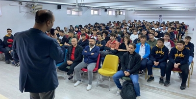 ÖĞRENCİLERE ‘YAPAY ZEKA’ EĞİTİMİ
