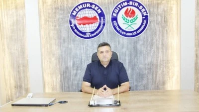 ÖNLÜ: KAYNAK KİTAP YÜKÜ VELİLERİN OMUZUNA BİNMEMELİ