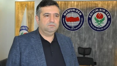 ÖNLÜ: “ÖĞRETMENLİK MESLEĞİ KANUNU GELİŞTİRİLMELİ”