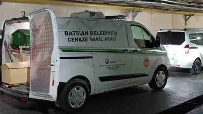 Otomobilin &ccedil;arptığı &ccedil;ocuk hayatını kaybetti
