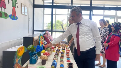 ÖZEL ÖĞRENCİLERDEN RESİM SERGİSİ