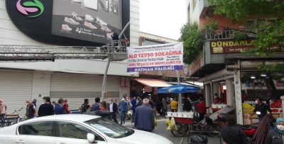 PANKARTLAR ASILDI