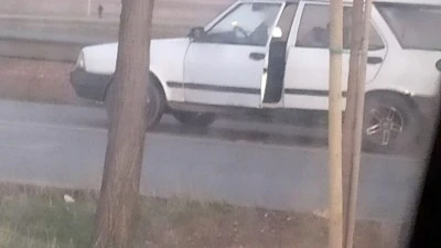 PARK HALİNDEKİ OTOMOBİLDE S&Uuml;R&Uuml;C&Uuml; &Ouml;L&Uuml; BULUNDU