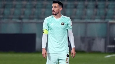 PETROLSPOR&rsquo;DAN DEFANSA TECR&Uuml;BELİ TAKVİYE
