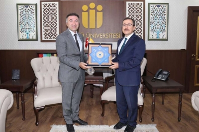 REKTÖR DEMİR İNÖNÜ ÜNİVERSİTESİ REKTÖRÜ PROF. DR. AHMET KIZILAY’I ZİYARET ETTİ