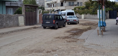SAĞLIK MAHALLESİ ASFALT BEKLİYOR