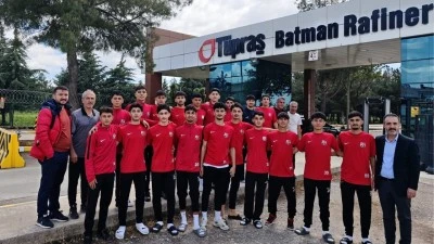 ŞAMPİYON G&Ouml;Z&Uuml;N&Uuml; B&Ouml;LGEYE DİKTİ