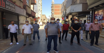ŞEMSİYELİ SOKAK ESNAFI DERTLİ