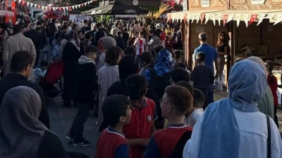 ŞERMİN YAŞAR’A YOĞUN İLGİ