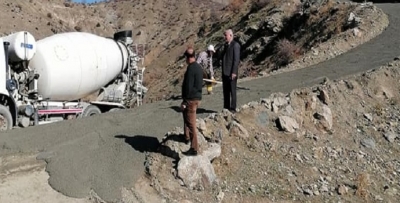 SOKAKLARA BETON ÇALIŞMASI