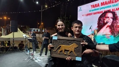 TARA MAMEDOVA’YA SÜRPRİZ HEDİYE