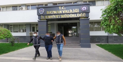 Tek tek yakalandılar