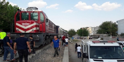 TREN, VATANDAŞI EZDİ