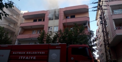 ÜÇ KATLI BİNADA YANGIN