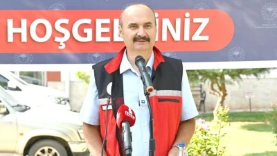 VALİ CANALP: AĞAÇLAR KESİLMEDİ KÖKÜYLE NAKLEDİLDİ
