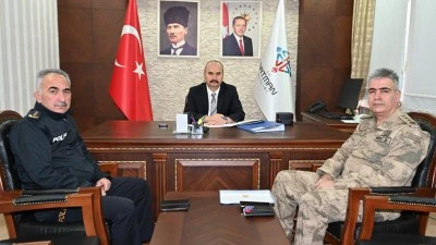 VALİ CANALP&rsquo;TAN BAYRAM &Ouml;NCESİ G&Uuml;VENLİK TEDBİRLERİ SUNUMU