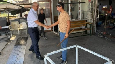 VALİ CANALP’TEN ESNAFA SÜRPRİZ ZİYARET